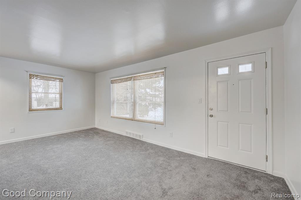 6958 Town Lane, Dearborn Heights, MI 48127 — Photo 3