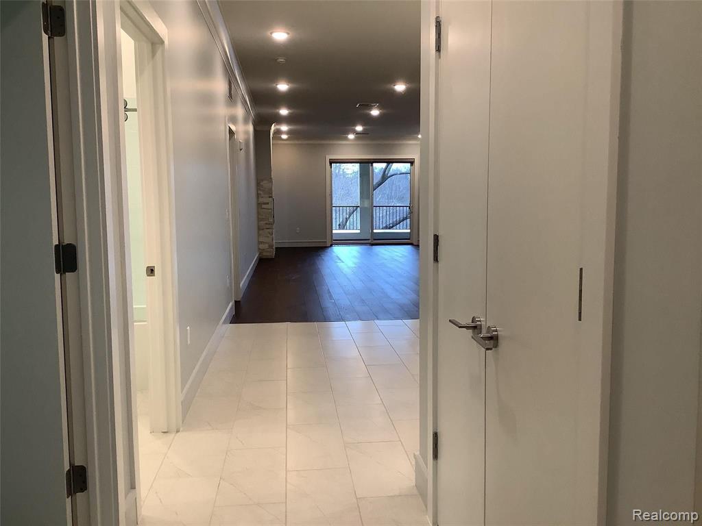856 N N OLD WOODWARD AVE Unit 202 Avenue, Birmingham, MI 48009 — front exterior