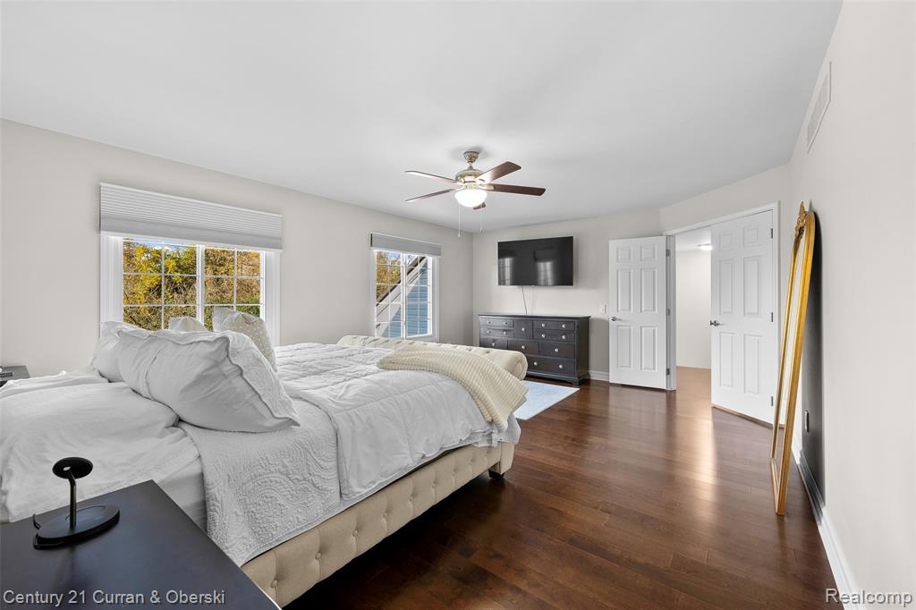 48279 Chesterfield Drive S, Dearborn, MI 48187 — Photo 20
