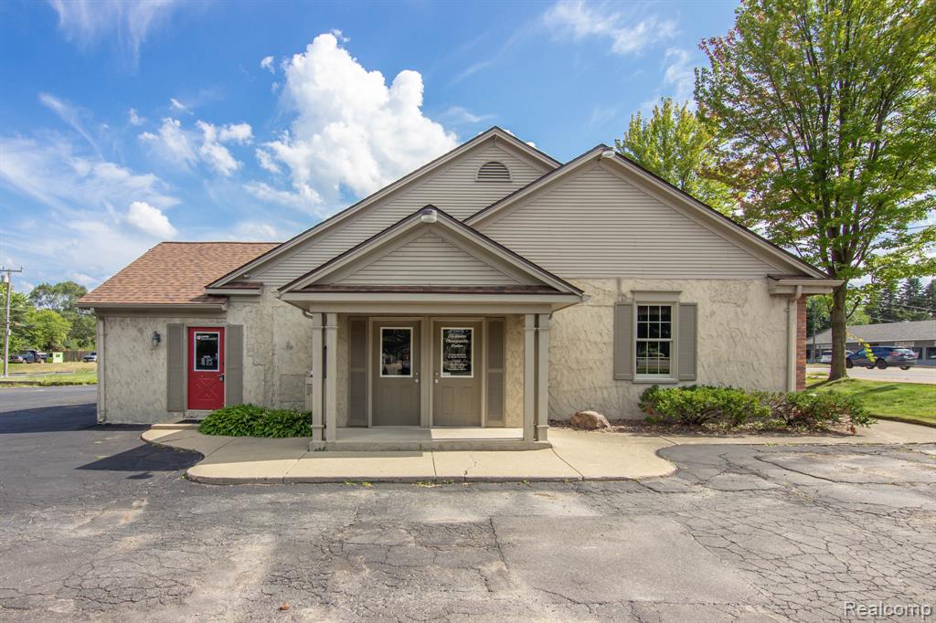 5896 Dixie Highway, Clarkston, MI