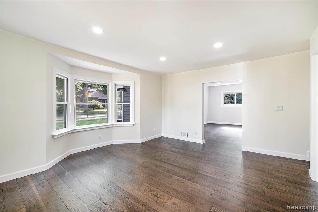 210 Legrande Street, Holly, MI 48442 — Photo 5