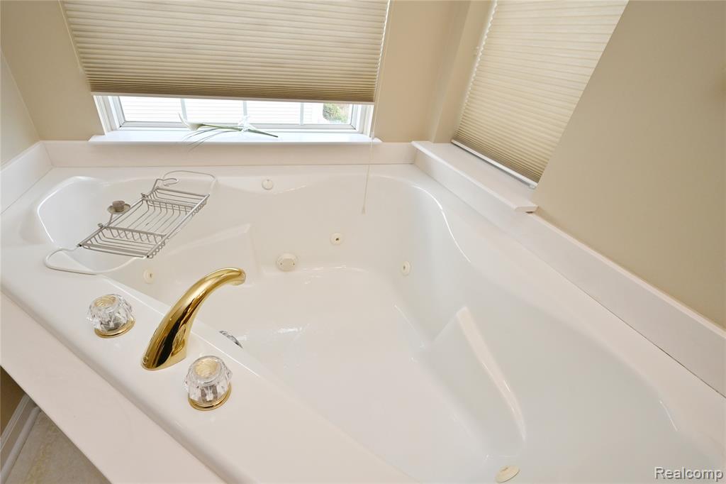 57813 Cider Mill Drive, New Hudson, MI 48165 — Photo 26