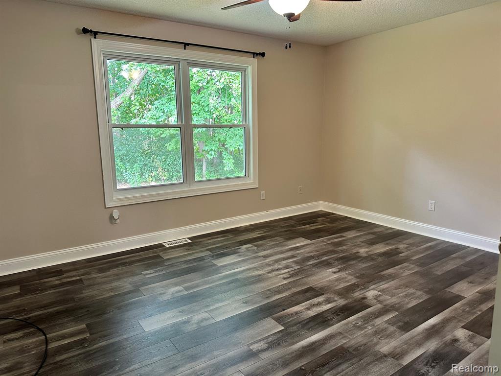 8029 SOUTHVIEW MEADOWS Drive, Mount Morris, MI 48458 — Photo 6