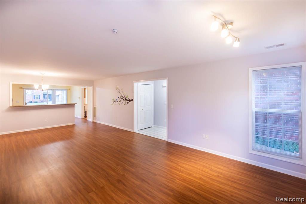 28460 CARLTON WAY Drive, Novi, MI 48377 — Photo 11