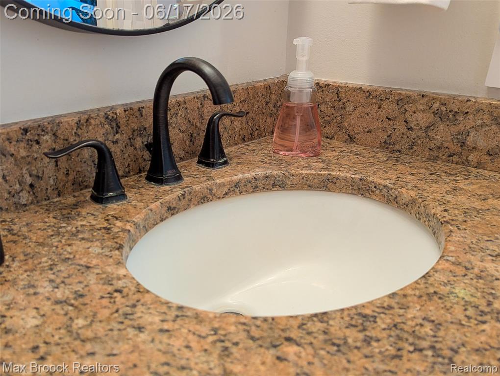 5466 Taylor Lane, Clarkston, MI — Photo 35