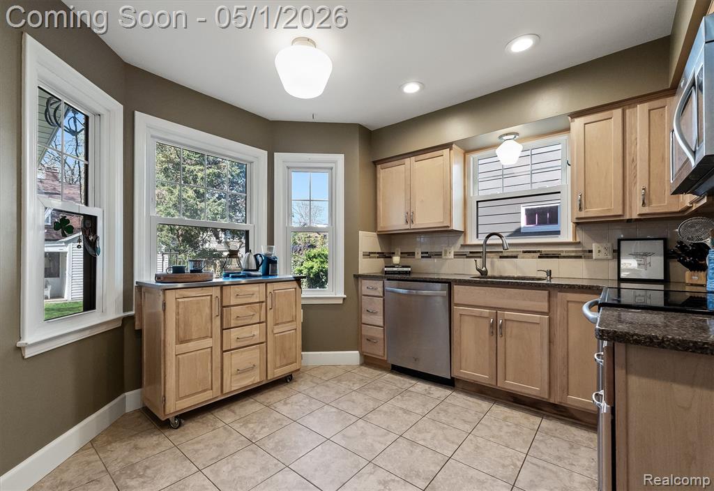 580 W Lewiston Avenue, Ferndale, MI 48220 — Photo 9
