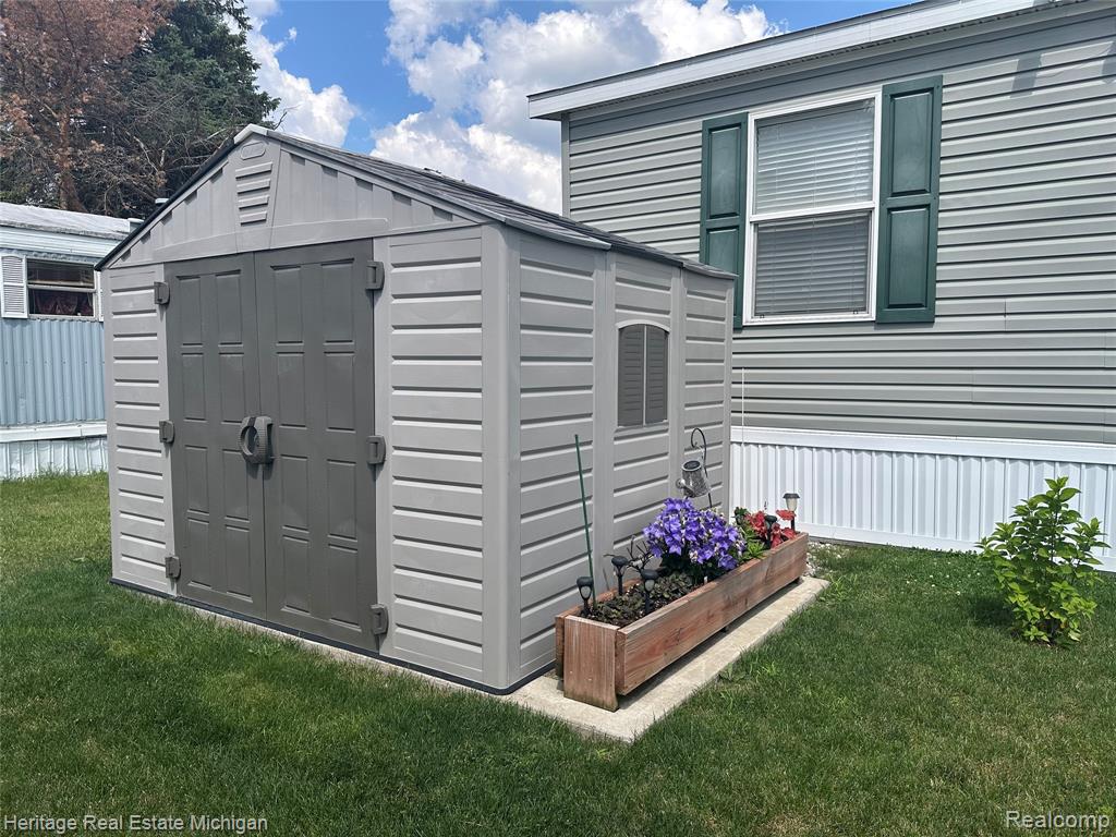 50948 Connecticut, Novi, MI — Photo 3