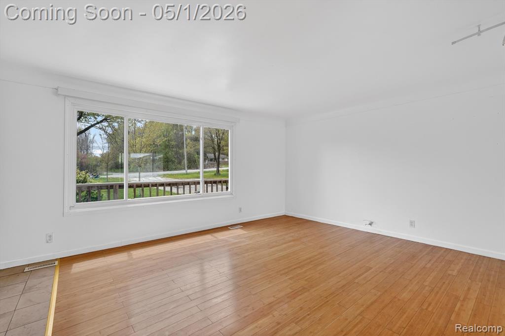 5457 E Frances Road, Mount Morris, MI 48458 — Photo 10
