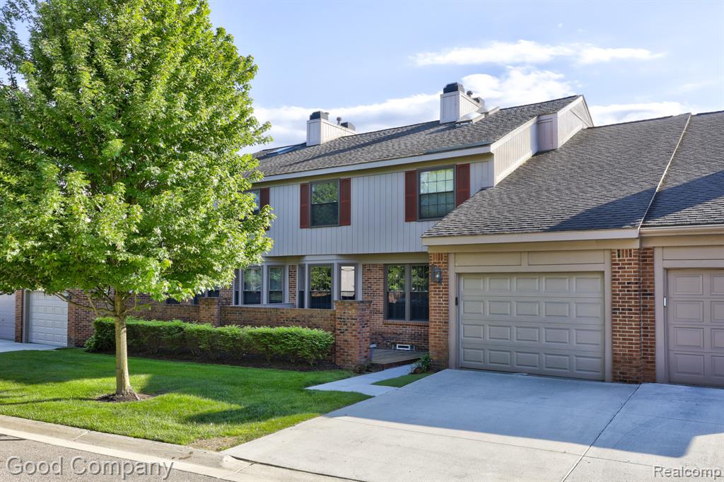 7354 Birkshire, West Bloomfield, MI — front exterior