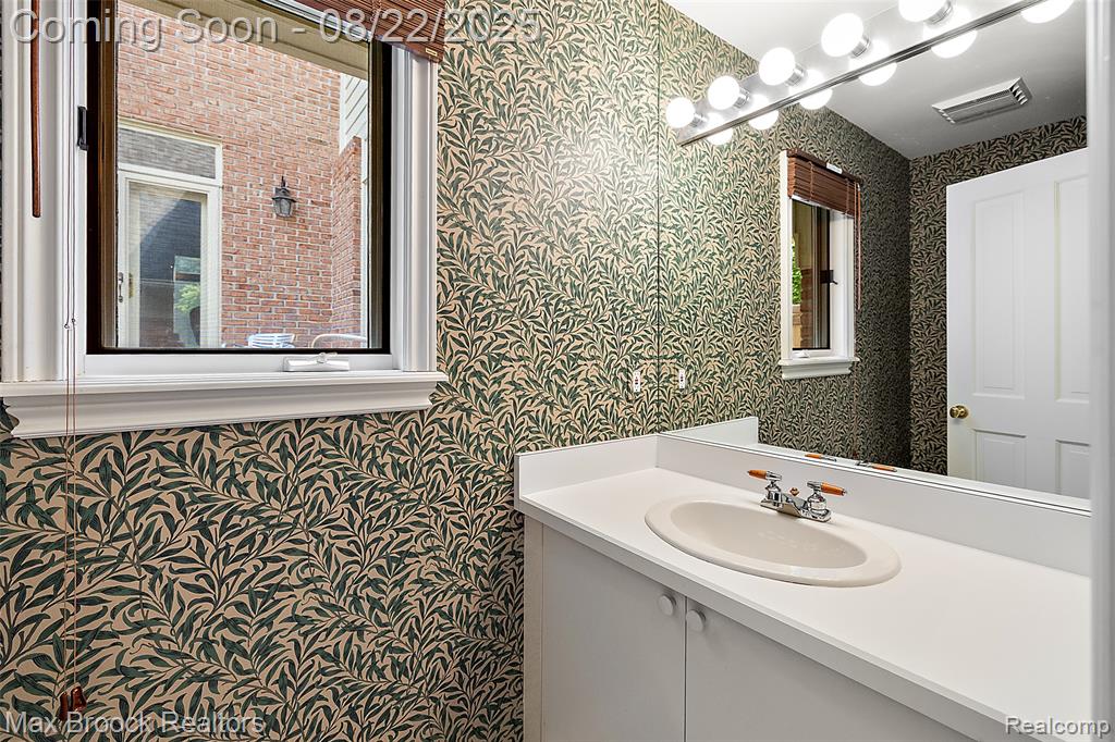 4134 Carillon Drive, Bloomfield Hills, MI 48302 — Photo 12