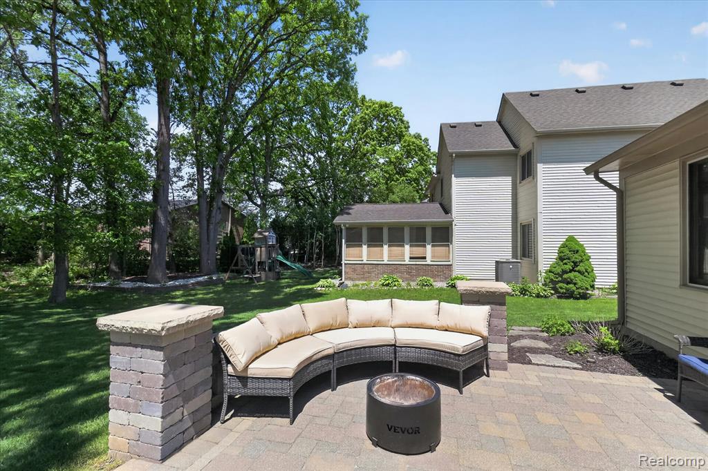 7071 Foxcreek Drive, Canton, MI 48187 — Photo 46