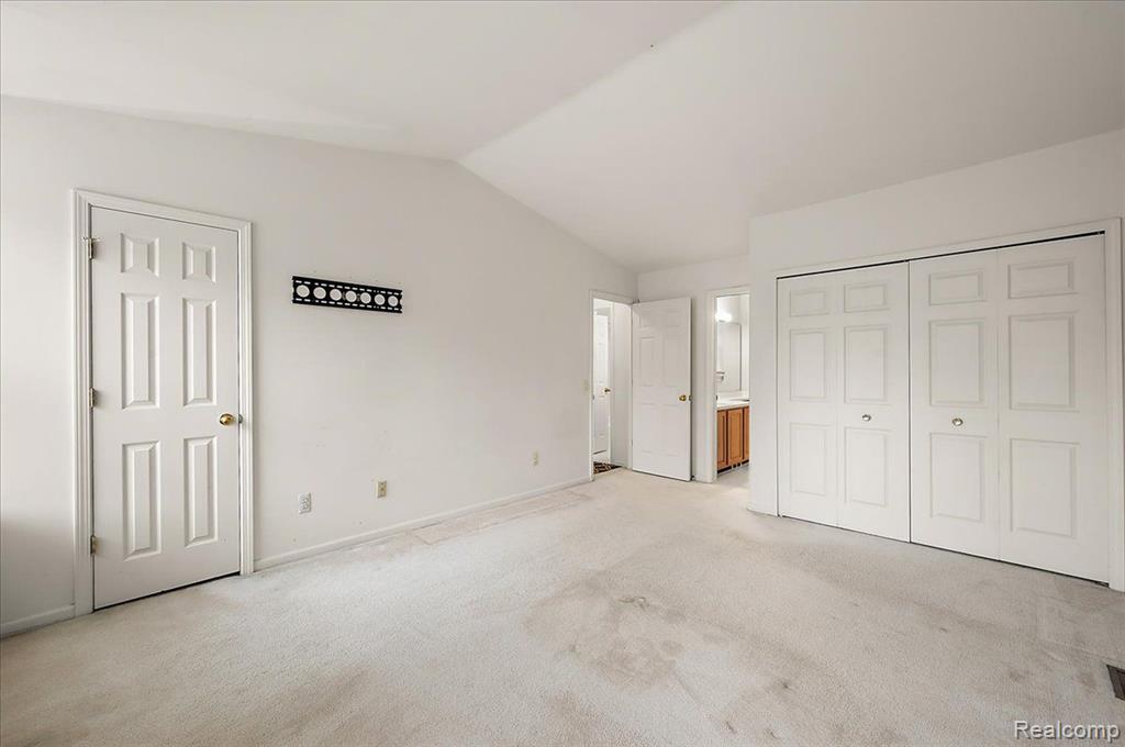 47235 SCARLET Drive S, Novi, MI — Photo 34