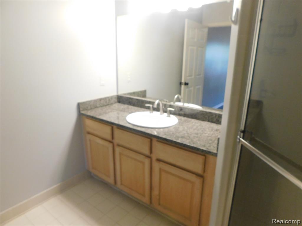 5555 Acorn Lane, Sterling Heights, MI 48314 — Photo 19