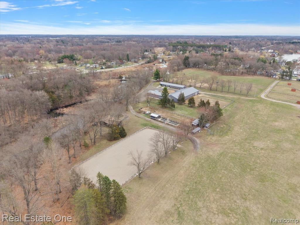 1050 Oxbow Lake Road, White Lake, MI — Photo 29