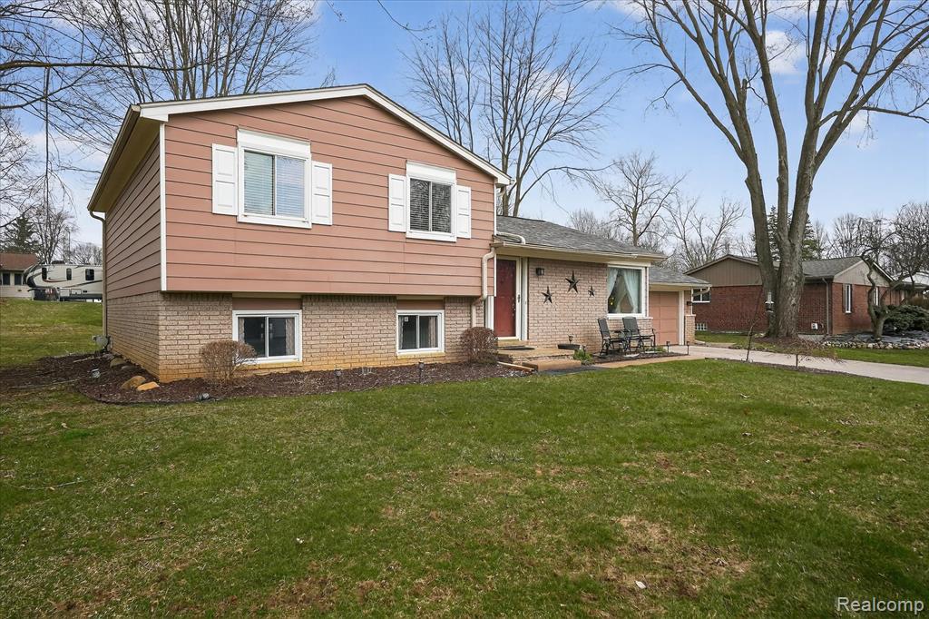7336 Mustang Drive, Clarkston, MI — Photo 2