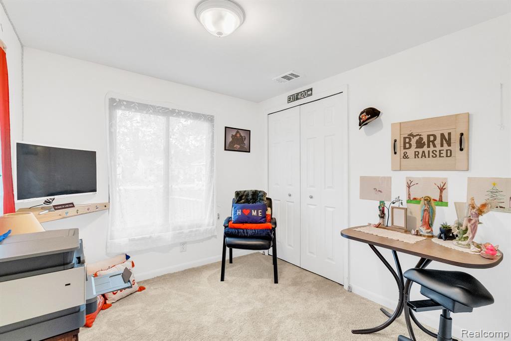 3033 Moss Street, Keego Harbor, MI 48320 — Photo 14