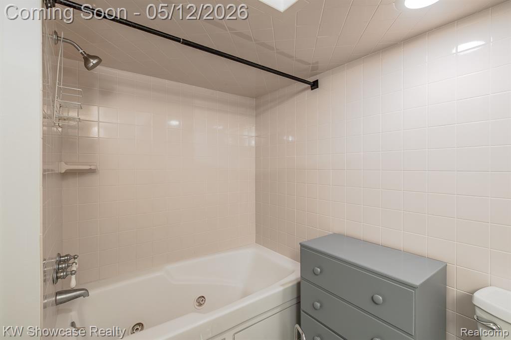 4344 Waterloo Street, Waterford, MI 48329 — Photo 24