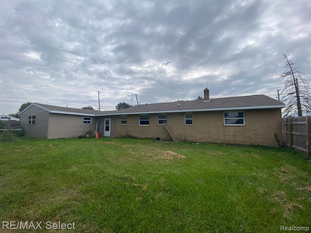 1788 TITTABAWASSEE Road, Saginaw, MI 48604 — Photo 11