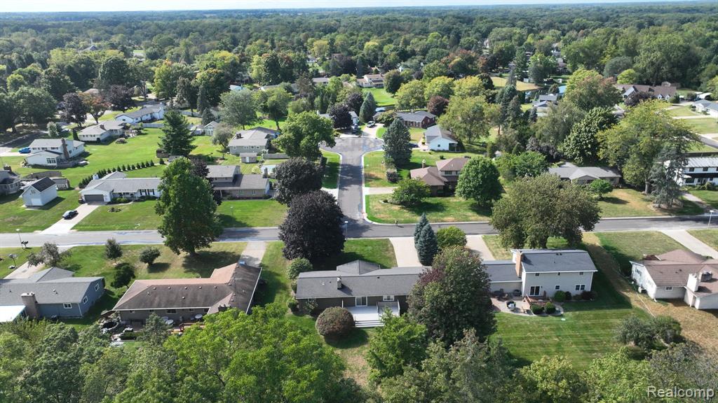 5204 Applewood Drive, Flushing, MI 48433 — Photo 22