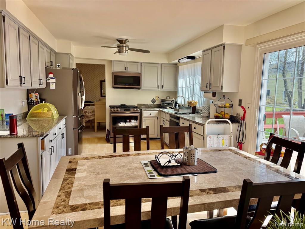 5481 S Piccadilly Circle, West Bloomfield, MI — Photo 6