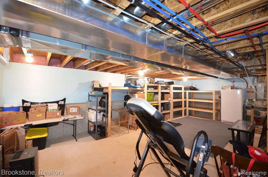 350 Fountain Park Drive, Waterford, MI 48327 — Photo 47