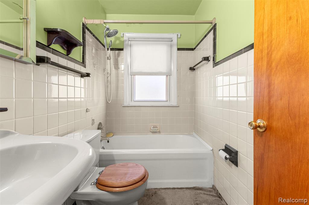 6810 Robinson Avenue, Allen Park, MI 48101 — Photo 17