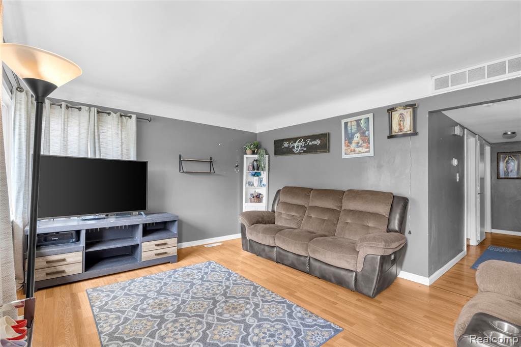 12030 Arcola Street, Livonia, MI 48150 — Photo 4