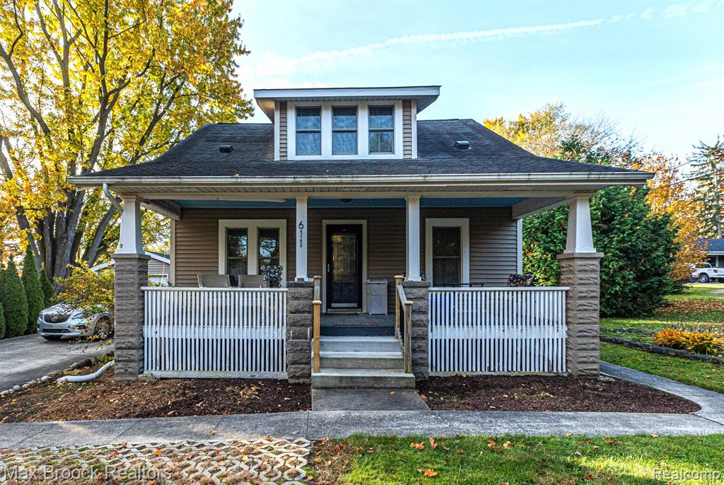 611 W SAINT CLAIR Street, Almont, MI 48003 — front exterior