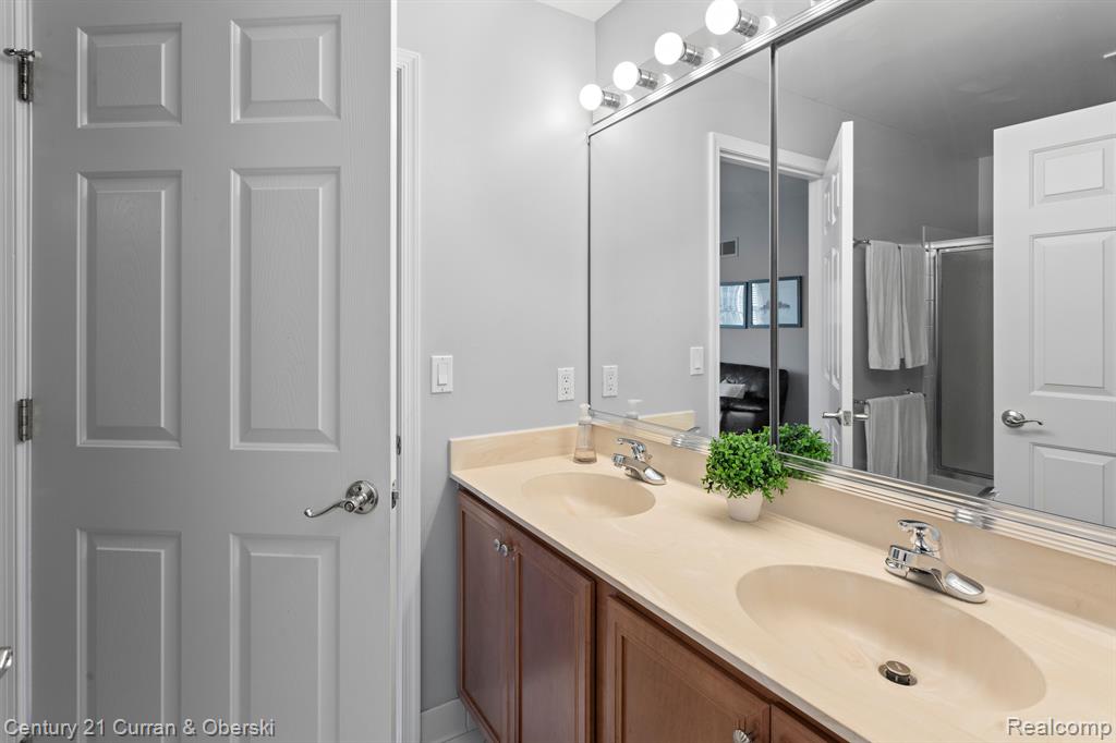 15892 CRYSTAL DOWNS E, Northville, MI 48168 — Photo 33