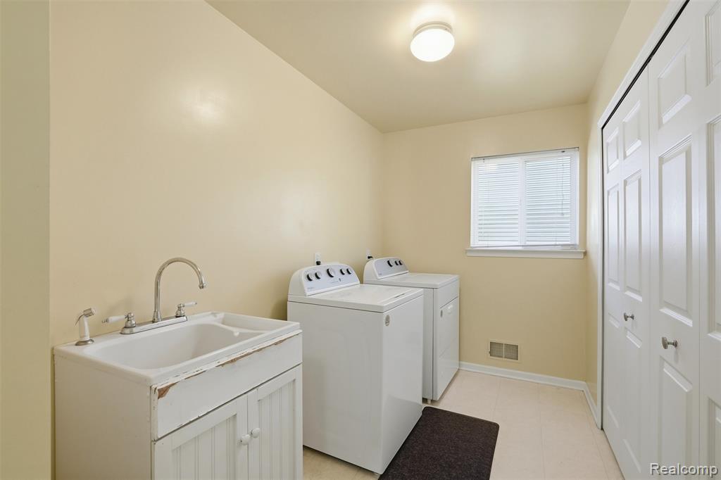 258 Tom Avenue, Pontiac, MI 48341 — Photo 16