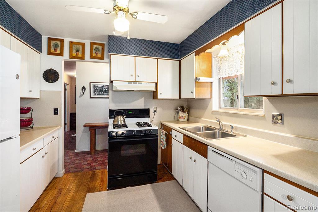6181 LOBDELL Road, Linden, MI 48451 — Photo 8