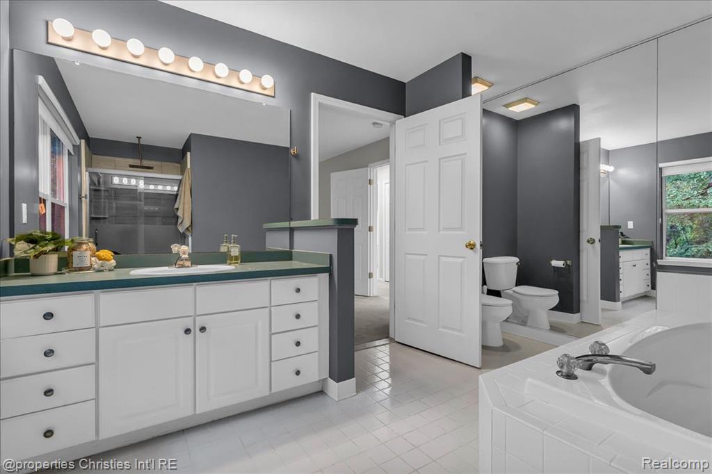 5963 James Head Court, West Bloomfield, MI 48324 — Photo 18