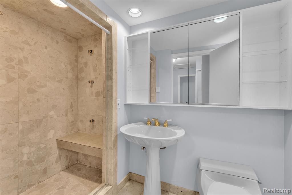 6576 Inkster Road, West Bloomfield, MI — Photo 42