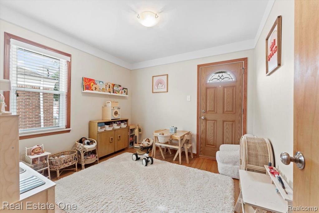 9671 STERLING Avenue, Allen Park, MI 48101 — Photo 18
