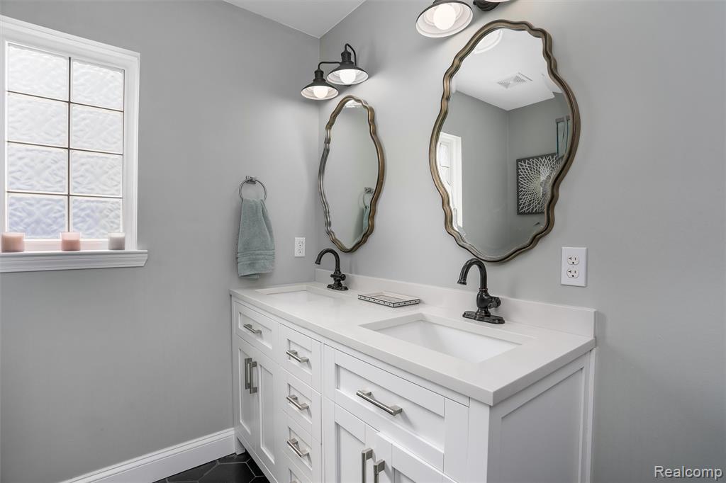 6725 Boulder Pointe Drive, Washington, MI — Photo 16