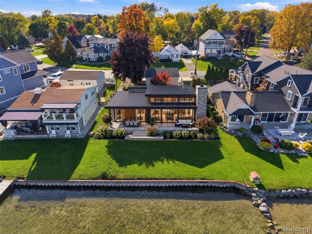 12165 Margaret Drive, Fenton, MI 48430