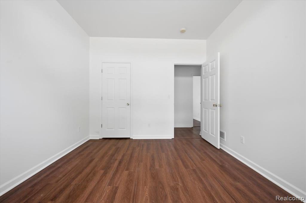 440 Robbe Avenue, Belleville, MI 48111 — Photo 15
