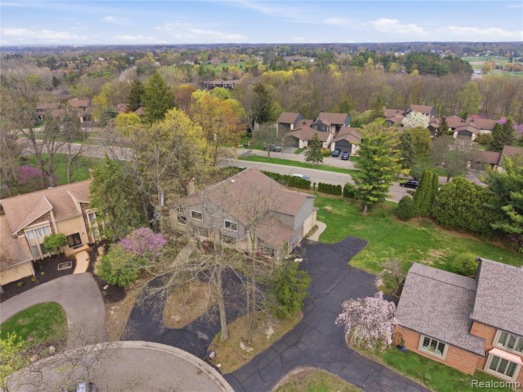 2084 Wabeek Hill Court, Bloomfield Hills, MI 48302 — Photo 6