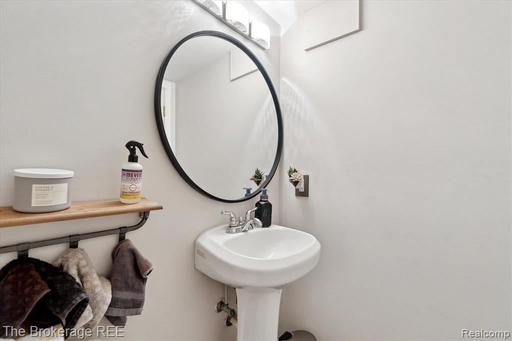 5394 KIMBERLY Drive, Grand Blanc, MI 48439 — Photo 37