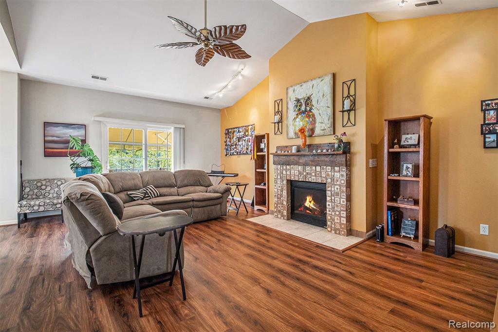 2016 CEDAR VALLEY Drive, Canton, MI 48188 — Photo 6