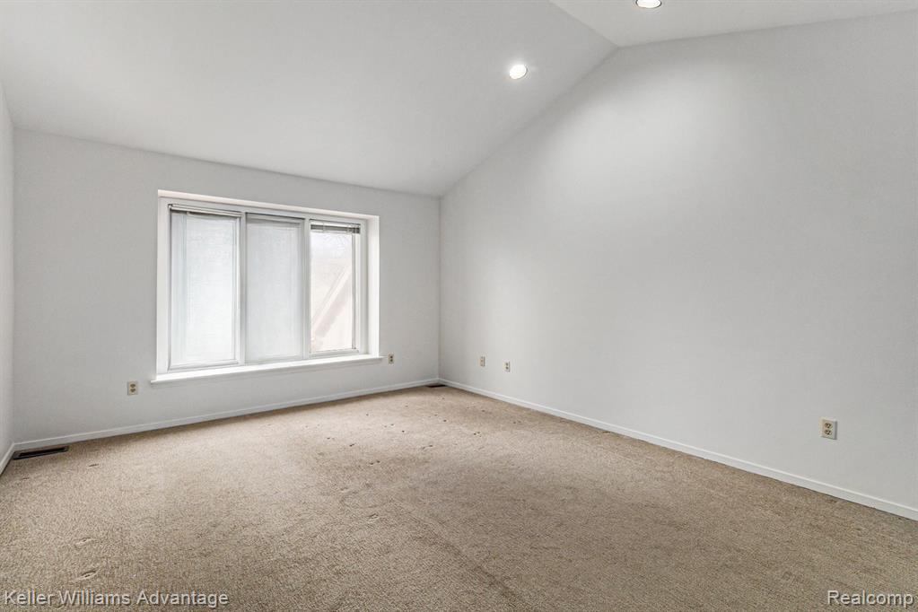 37614 Amber Drive, Farmington Hills, MI 48331 — Photo 22