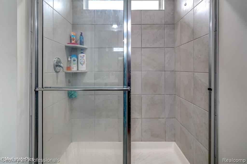 6044 FIELDSTONE Circle, South Lyon, MI 48178 — Photo 40