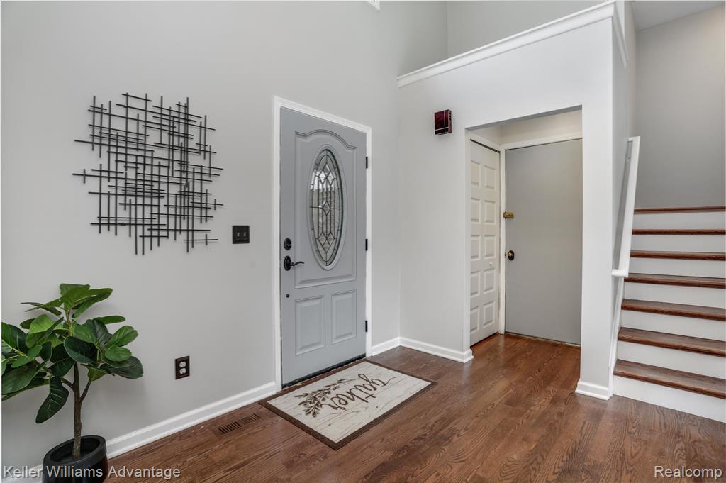 46671 BARRINGTON, Plymouth, MI 48170 — Photo 4