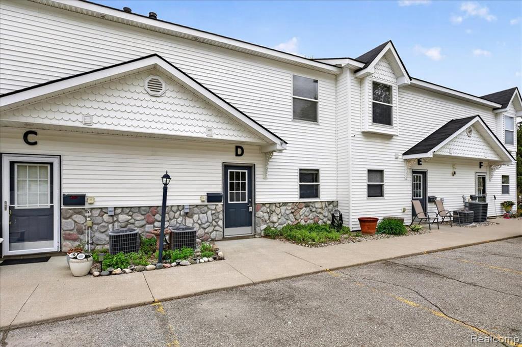 48 Broadway St., Suite D, Oxford, MI 48371 — Photo 2