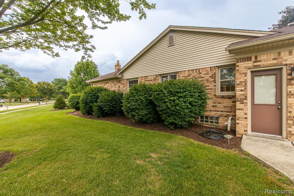 4614 Lehigh Drive, Troy, MI 48098 — Photo 40