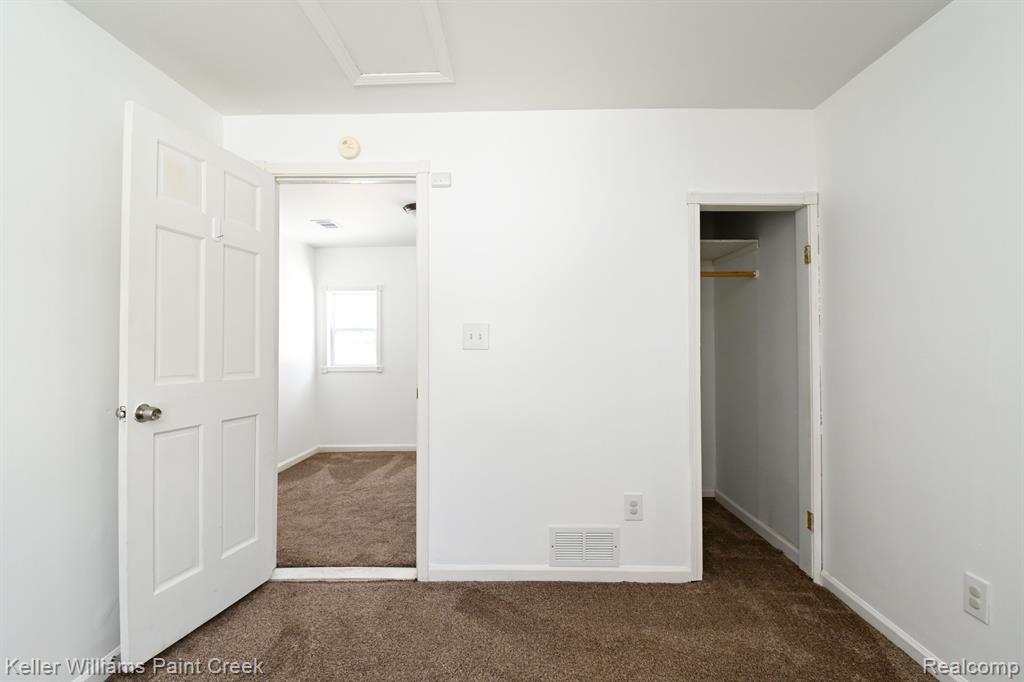 635 JOSLYN Road, Lake Orion, MI 48362 — Photo 25