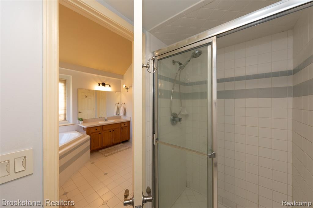12567 BLUEBERRY Lane, Davisburg, MI 48350 — Photo 35