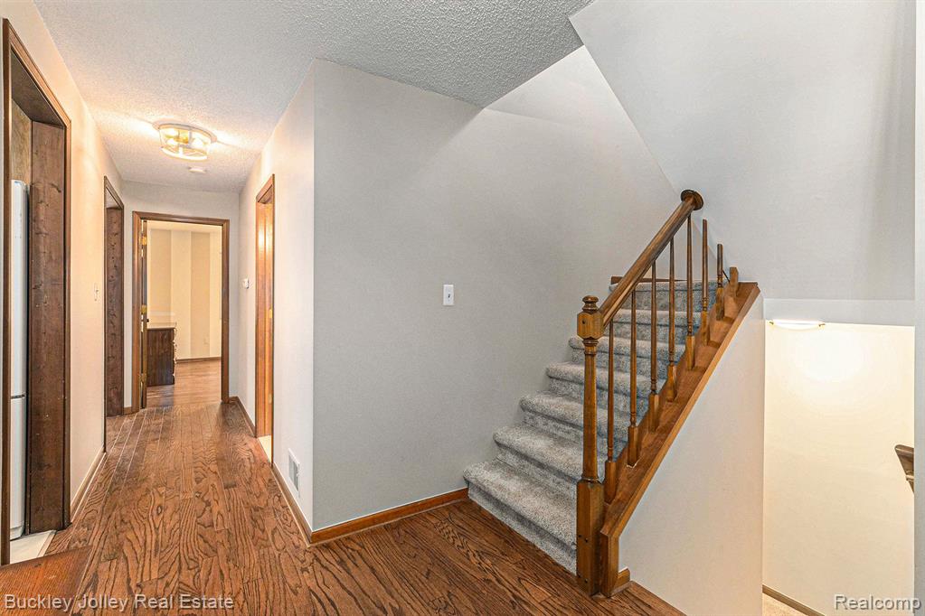 1036 PINEWOOD Court, Brighton, MI 48116 — Photo 16