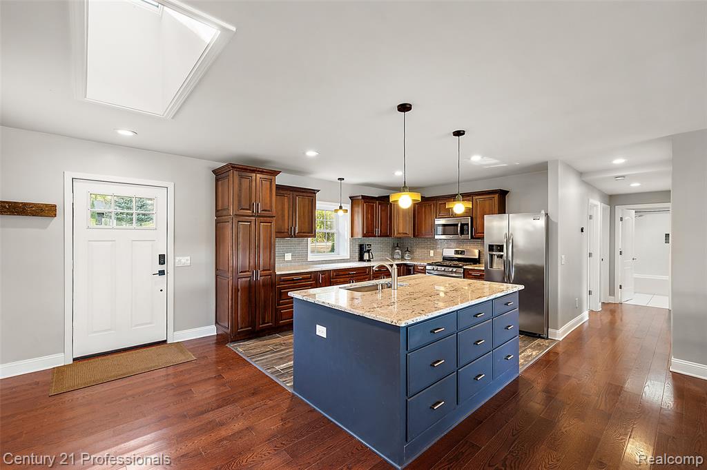 2679 Lakeview Drive, Ortonville, MI 48462 — Photo 22