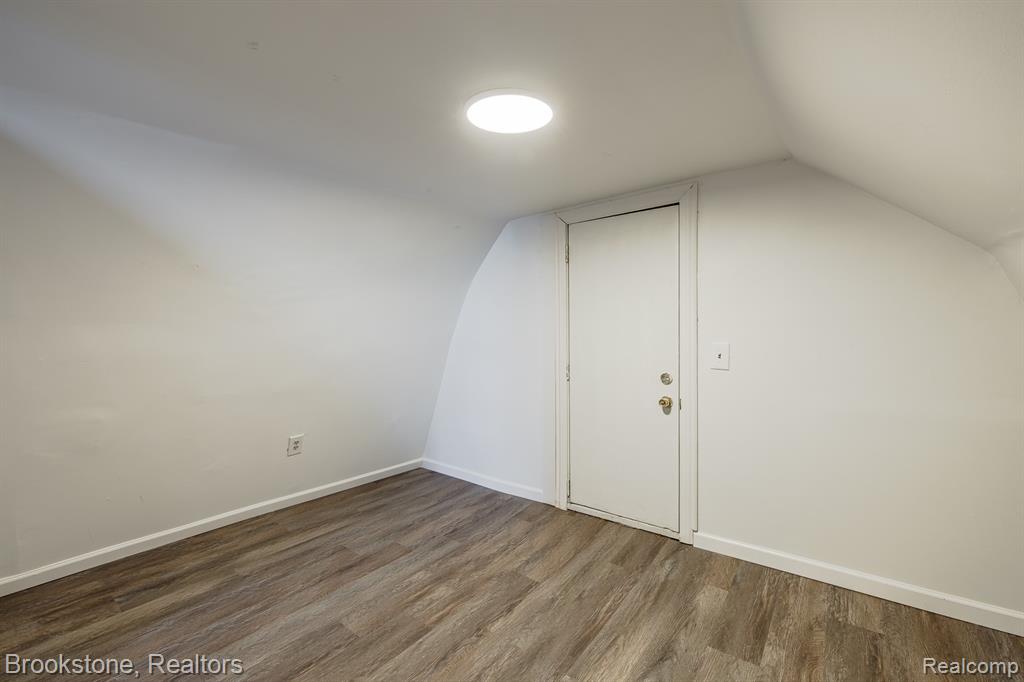 31 Heights Road, Lake Orion, MI 48362 — Photo 36